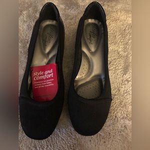 Dexflex  black wedges - brand new